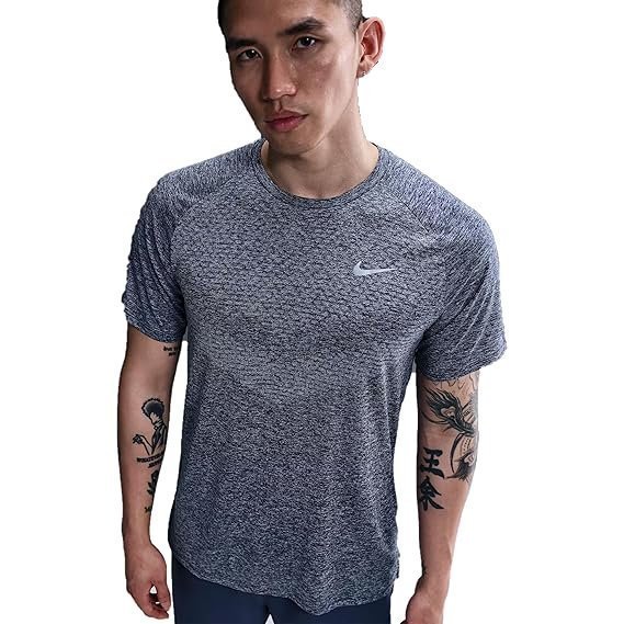 Nike Men’s Solid Regular Fit T-Shirt